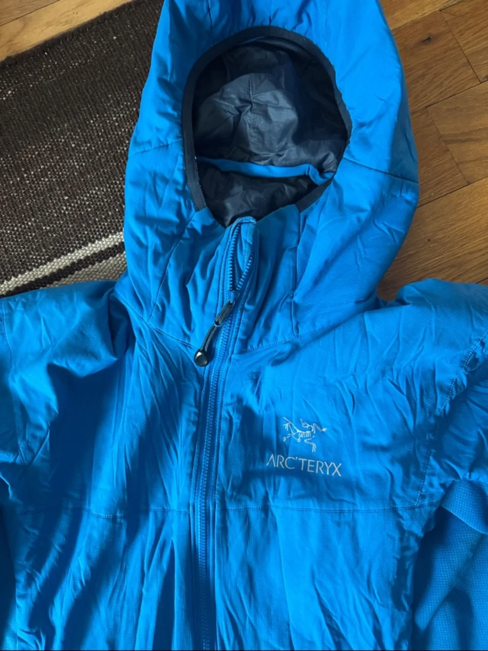 Arc'teryx Atom Bright Blue Hooded Puffer Jacket